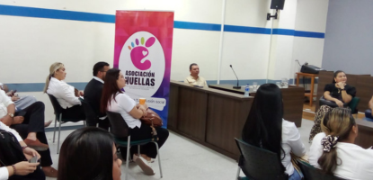 Jornada de inducción une al consultorio jurídico y la asociación huellas
